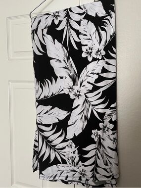 Lane Bryant Black and White Tropical Print A-Line Skirt